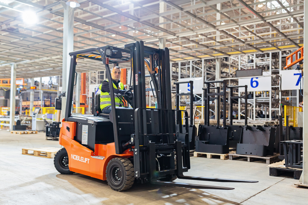 4-Wheel  Electric Forklift