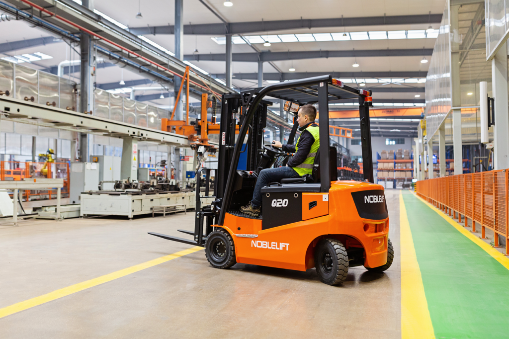 4-Wheel  Electric Forklift
